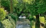 il fiume Menotre che attraversa il nostro giardino