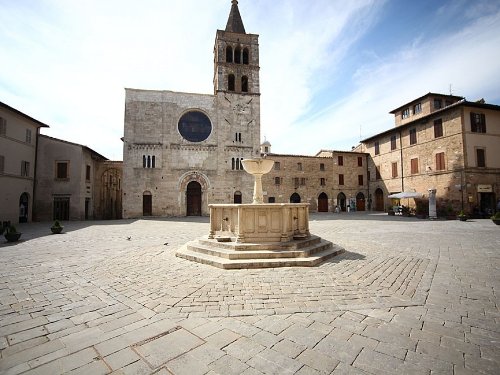 Visita Bevagna, Montefalco e le cantine delle terre del Sagrantino - Guesia Village Hotel & Spa****